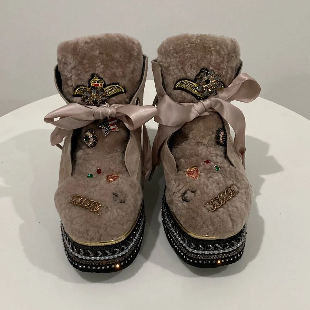 Luxurious Embellished Tan Fur & Suede Platform Boots Silk Laces Women's 8.5 - Picture 3 of 16